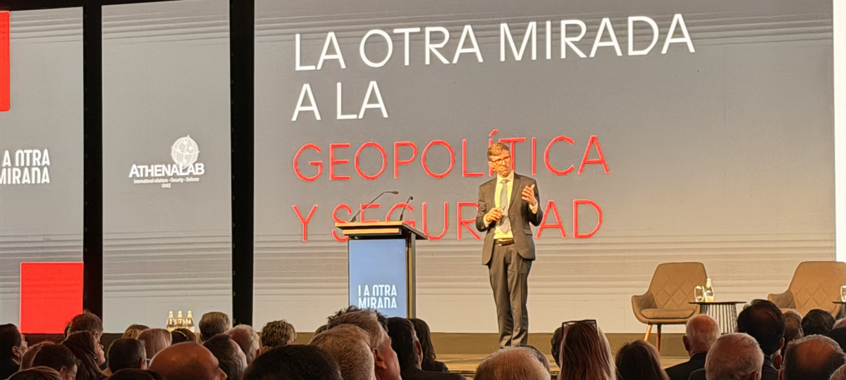 Chris Miller en Chile: tecnología, poder y competencia estratégica global (conferencia completa)